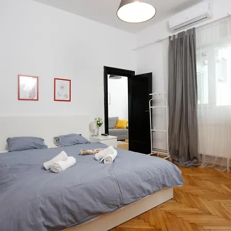 Lovely With 2 Bedrooms Apartament *