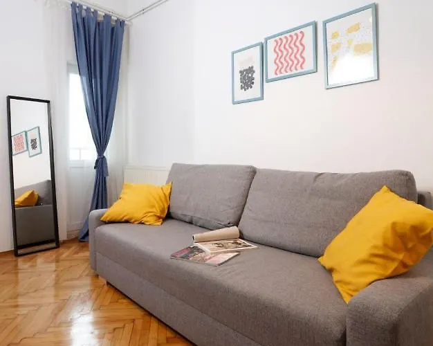 Appartement Lovely With 2 Bedrooms *