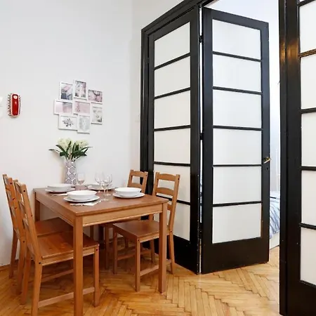 Lovely With 2 Bedrooms