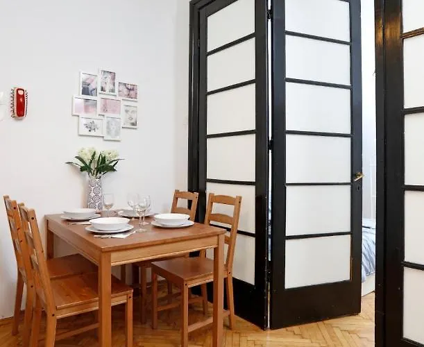 Lovely With 2 Bedrooms